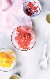 Shaved ice with fresh fruit purée
