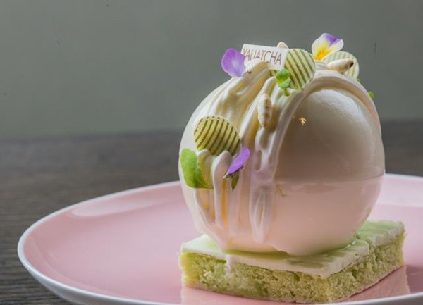Sheep’s yoghurt mousse and pandan sponge with caramelised puffed rice