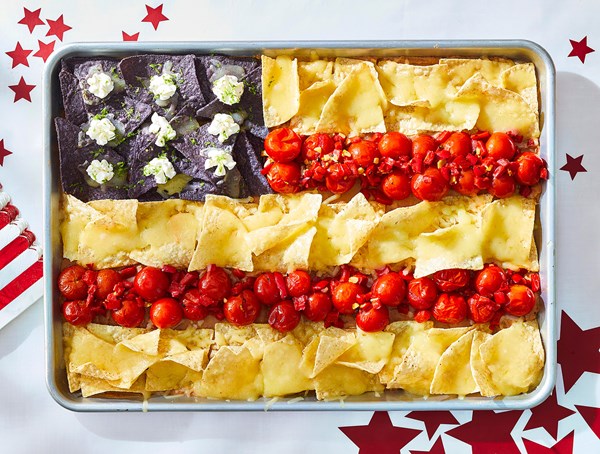 Sheet-pan flag nachos