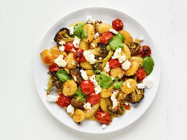 Sheet-pan roasted gnocchi and vegetables 
