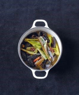 Shellfish with anise and vinegar