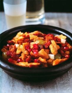 Shepherd’s crumbs with grapes and pomegranate (Migas con uvas y granadas)