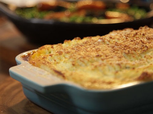 Shepherd's pie with cheese champ topping
