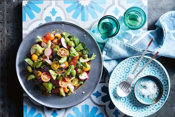 Shepherd's salad (Coban salatasi)
