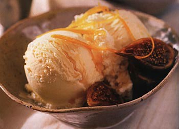 Sherry crema Catalana ice cream with honeyed figs (Gelat de crema Catalana i xerès amb mel i figues)