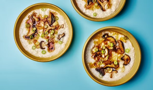 Shiitake crispy garlic congee
