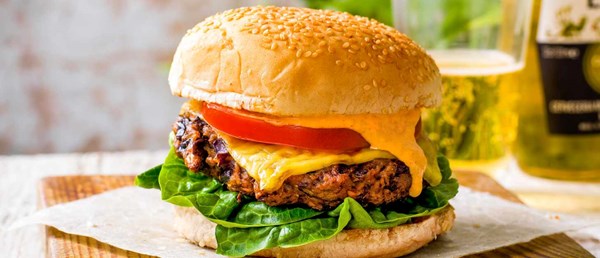Shiitake seitan burger with kimchi mayo