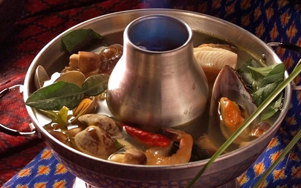 Shipwreck soup (Po thak soup) 