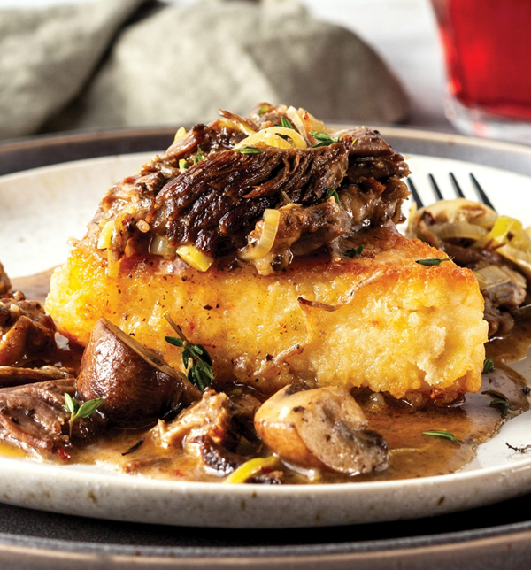 Short ribs and grits cakes