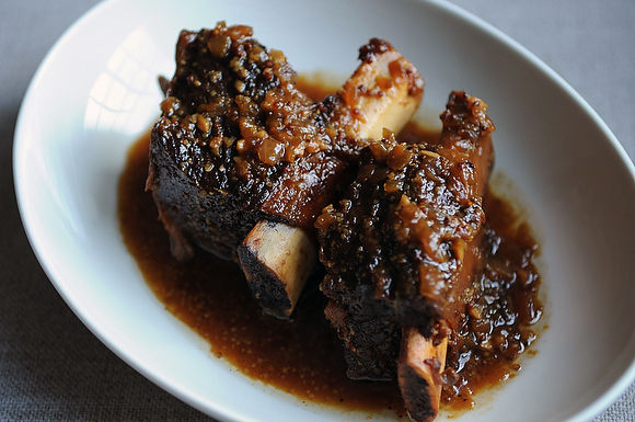 Short ribs with beer and buckwheat honey
