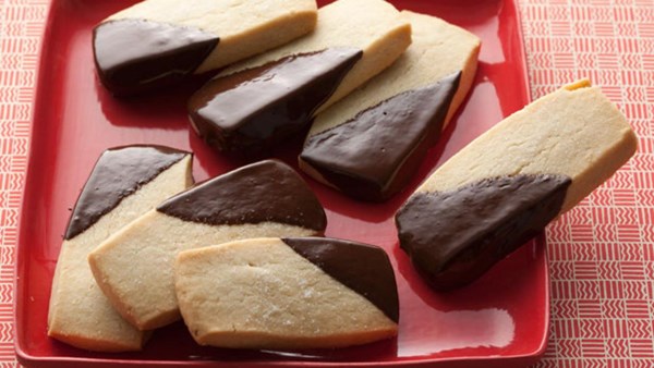 Shortbread cookies with dragées