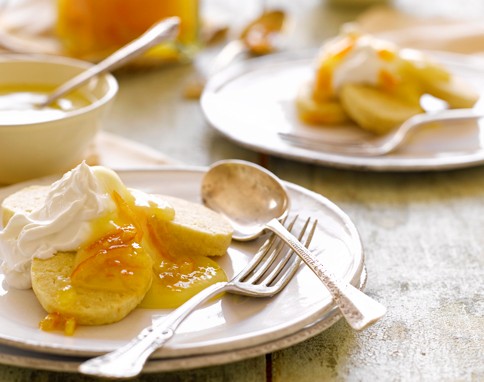 Shortcake, curds & marmalade