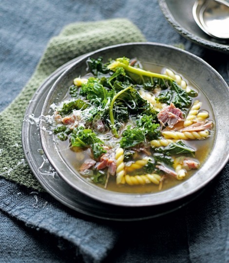 Shredded ham, kale and pasta soup