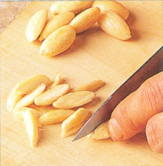 Shredding and chopping nuts