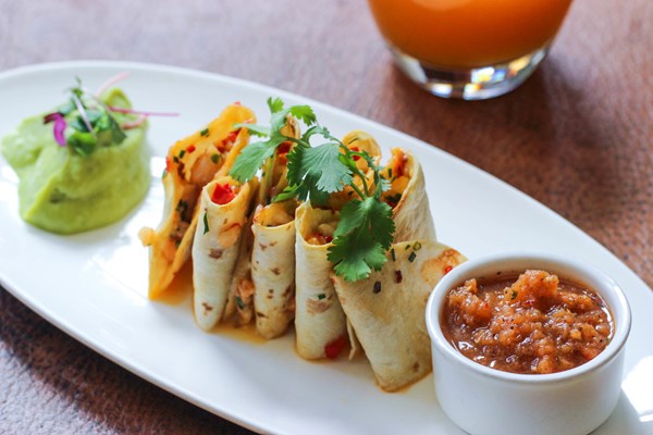 Shrimp & bacon quesadillas (Quesadillas con camarones y tocino)