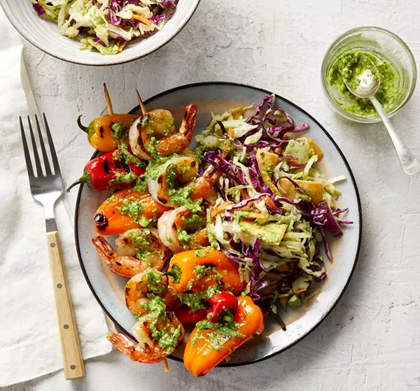 Shrimp & pepper kebabs with grilled red onion slaw