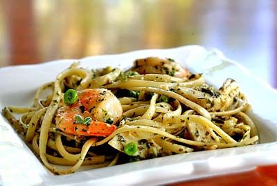 Shrimp and artichoke pasta