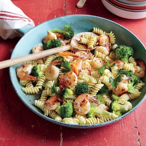 Shrimp and broccoli rotini