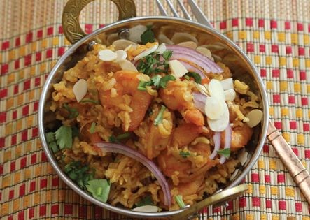 Shrimp and brown rice casserole (Chingri biryani)