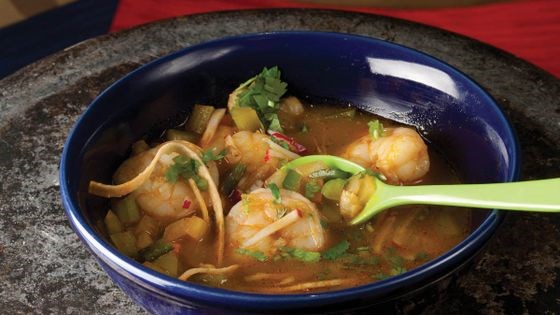 Shrimp and hominy stew (Posole de camarones)