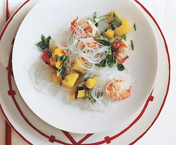 Shrimp and mango salad with glass noodles