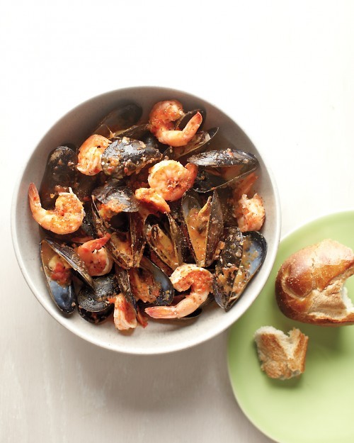 Shrimp and mussels with sofrito