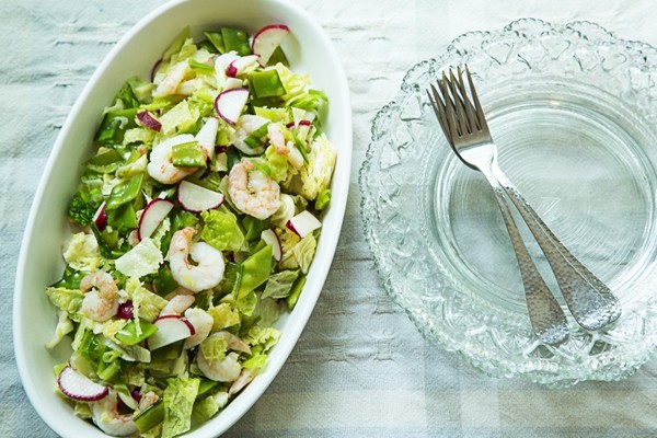 Shrimp and snow pea salad with sesame