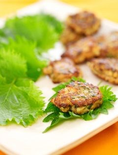 Shrimp cakes in shiso leaves