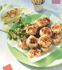 Shrimp cakes with cucumber dipping sauce