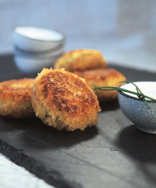 Shrimp cakes with goat-cheese sauce