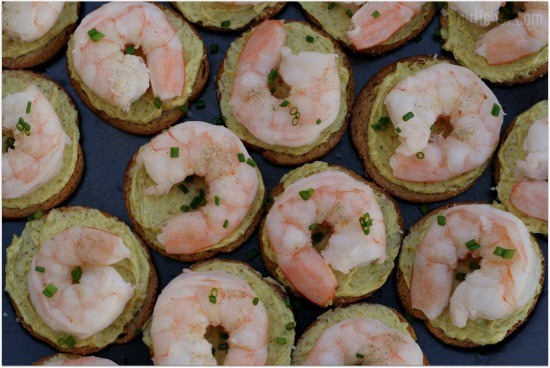 Shrimp curry butter canapés