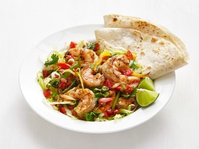 Shrimp fajita salad