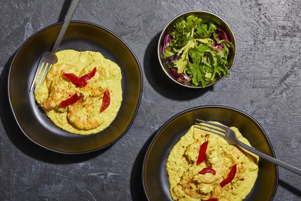 Shrimp in cashew-yogurt sauce