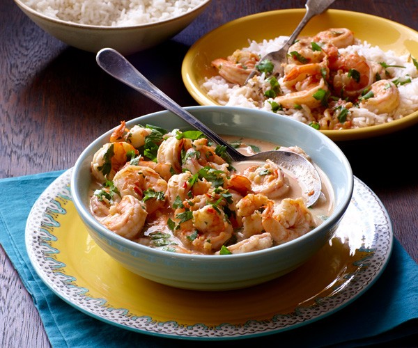 Shrimp in spicy Thai coconut sauce