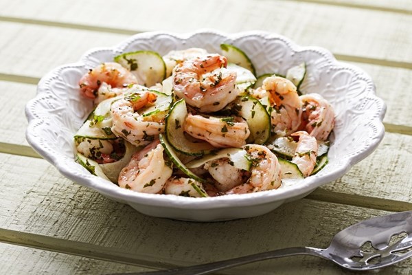 Shrimp salad with lime and mint dressing