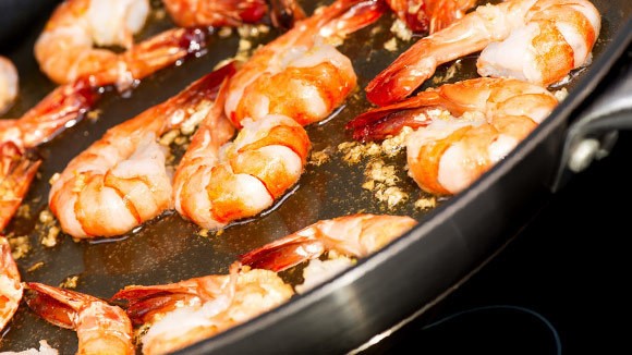Shrimp stir-fried in bean sauce (Yuen see chau har)