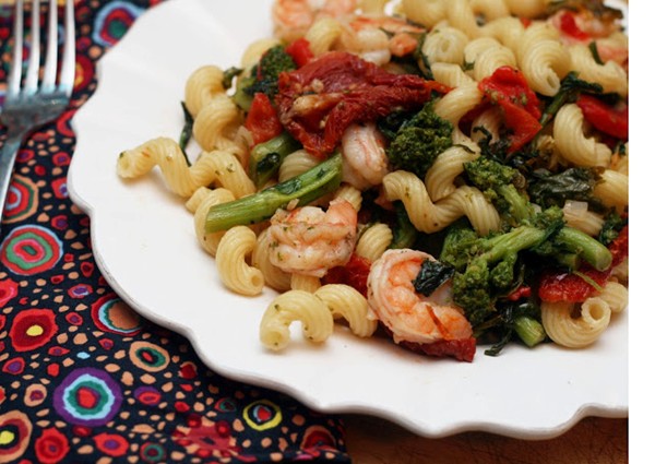 Shrimp, sun-dried tomatoes and rapini pasta