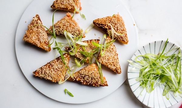 Shrimp toasts with sesame seeds and scallions