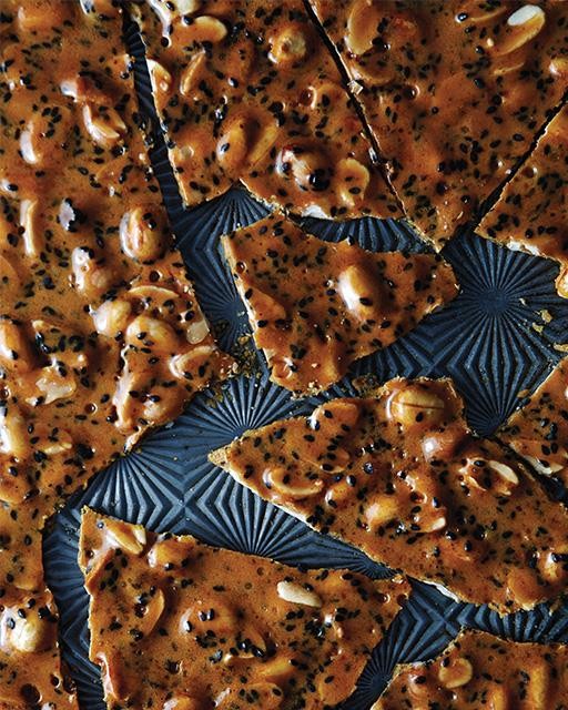 Sichuan peanut brittle