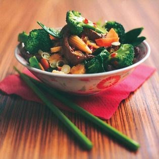 Sichuan pepper beef with five-a-day vegetables and five-spice gravy