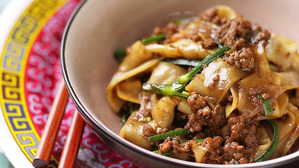 Sichuan spicy pork and noodles