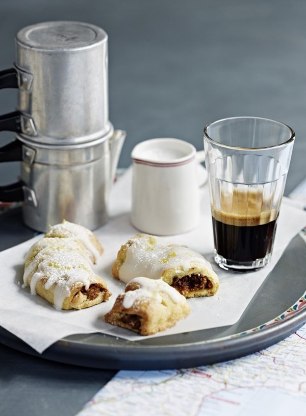 Sicilian date, fig and lemon biscuits (Cuchidahti)