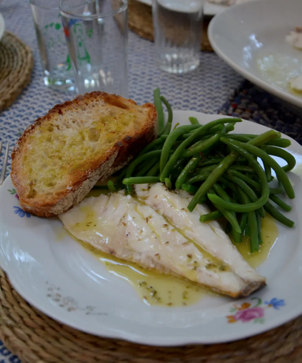 Sicilian lemon sauce (Salmoriglio)