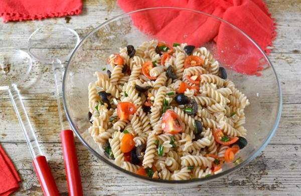 Sicilian pasta salad with tomatoes, olives & fresh herbs