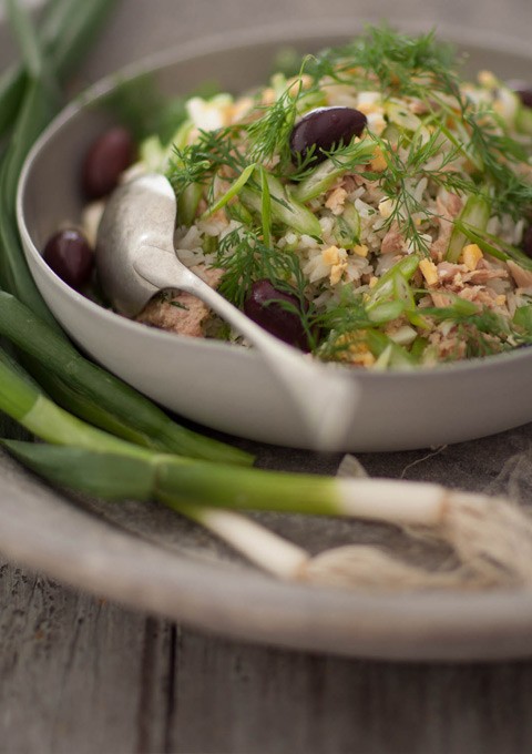Sicilian rice salad with tuna, dill, lemon and olives