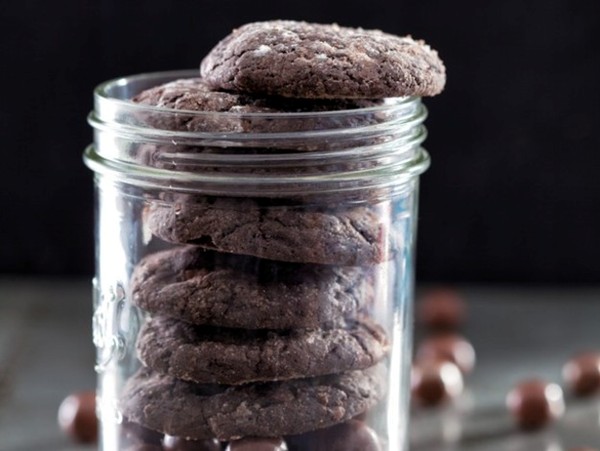 Side-slap and tickle cookies from 'Sweet and Vicious' (Bake the Book)