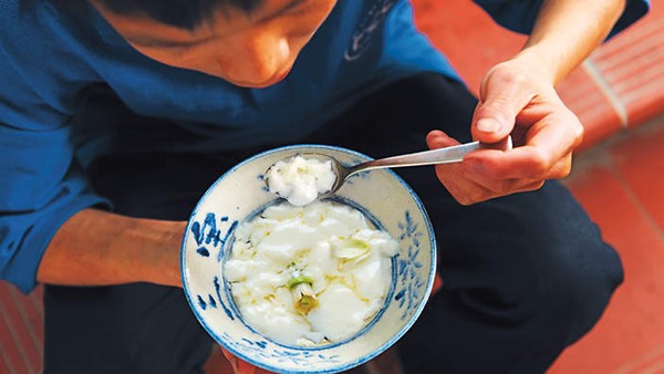Silken tofu in ginger syrup (Tào phớ)