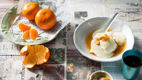 Silken tofu with ginger syrup (Tahwa)