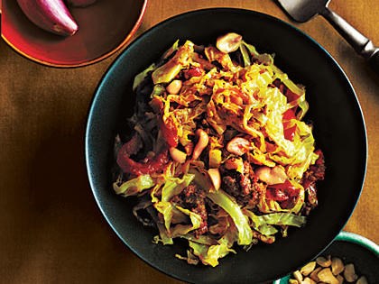 Simmered cabbage Shan style (Galaam oop)