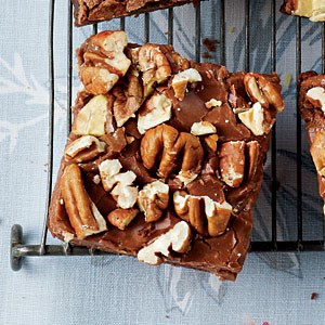 Simple brownies with chocolate frosting